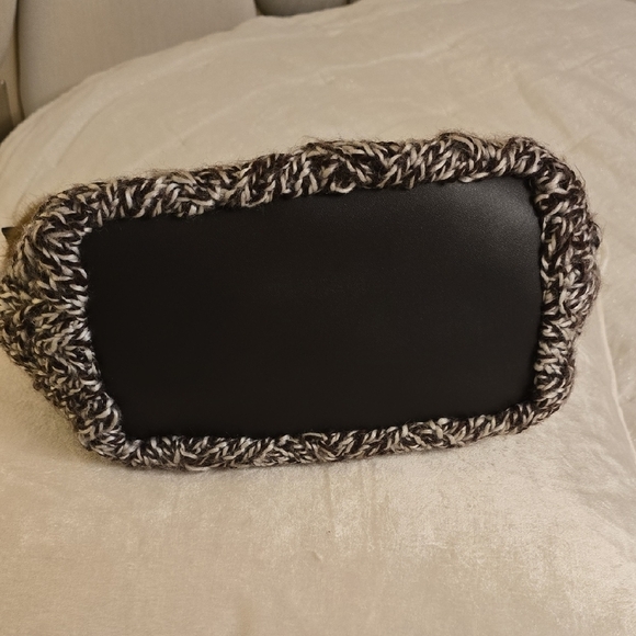 White and Brown Purse with Plush Fur Trim - Picture 5 of 10